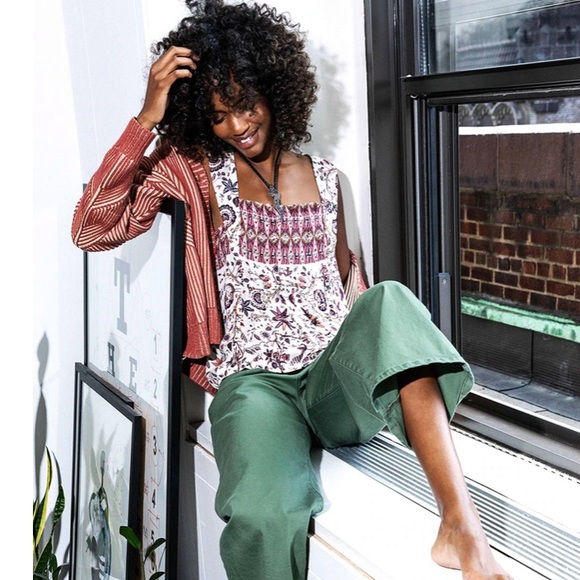 Nicole Miller Tops - NOT FOR SALE NWT Nicole Miller Jakarta Print Pleated Tank in Brown Multicolor